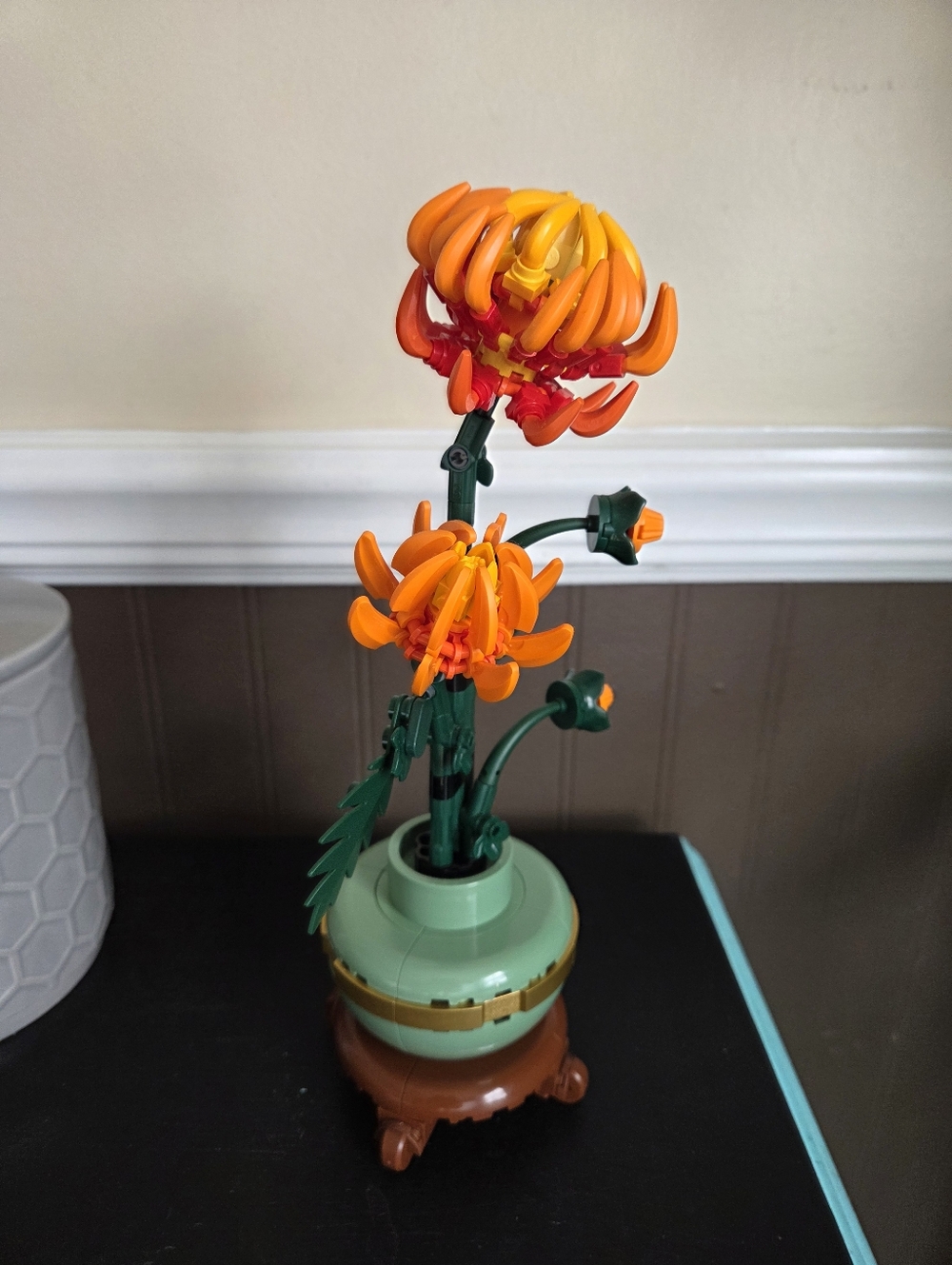 Lego Chrysanthemum - Picture 4 of 4
